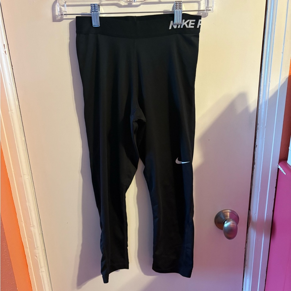 Nike Women’s Black Capri Leggings